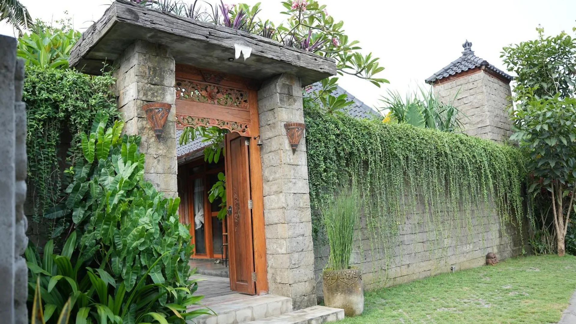 Villa Pisang Dua Ubud  Indonesia